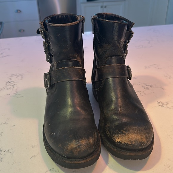 Frye Kelly Veronica distressed leather ankle moto boots black buckle 8.5 - Picture 6 of 10